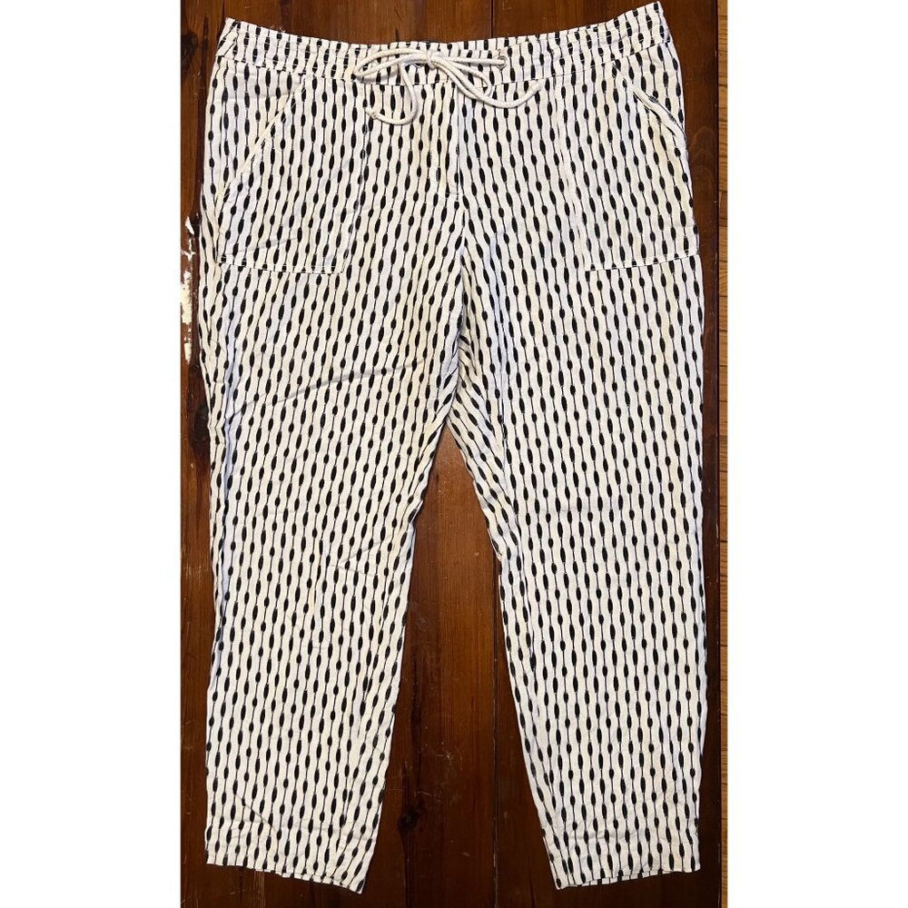 Sharagano women’s ivory & black cropped casual pants size 14